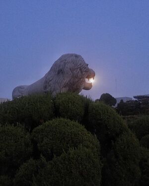 여의주를 문 사자.jpg